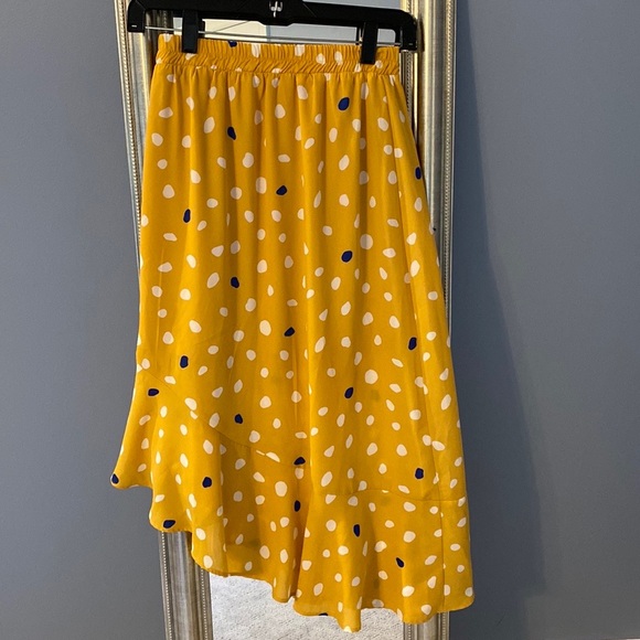 Small Yellow polka dot Skirt (piper and scout) - Picture 3 of 3